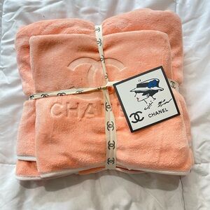 Chanel 2piece towel set